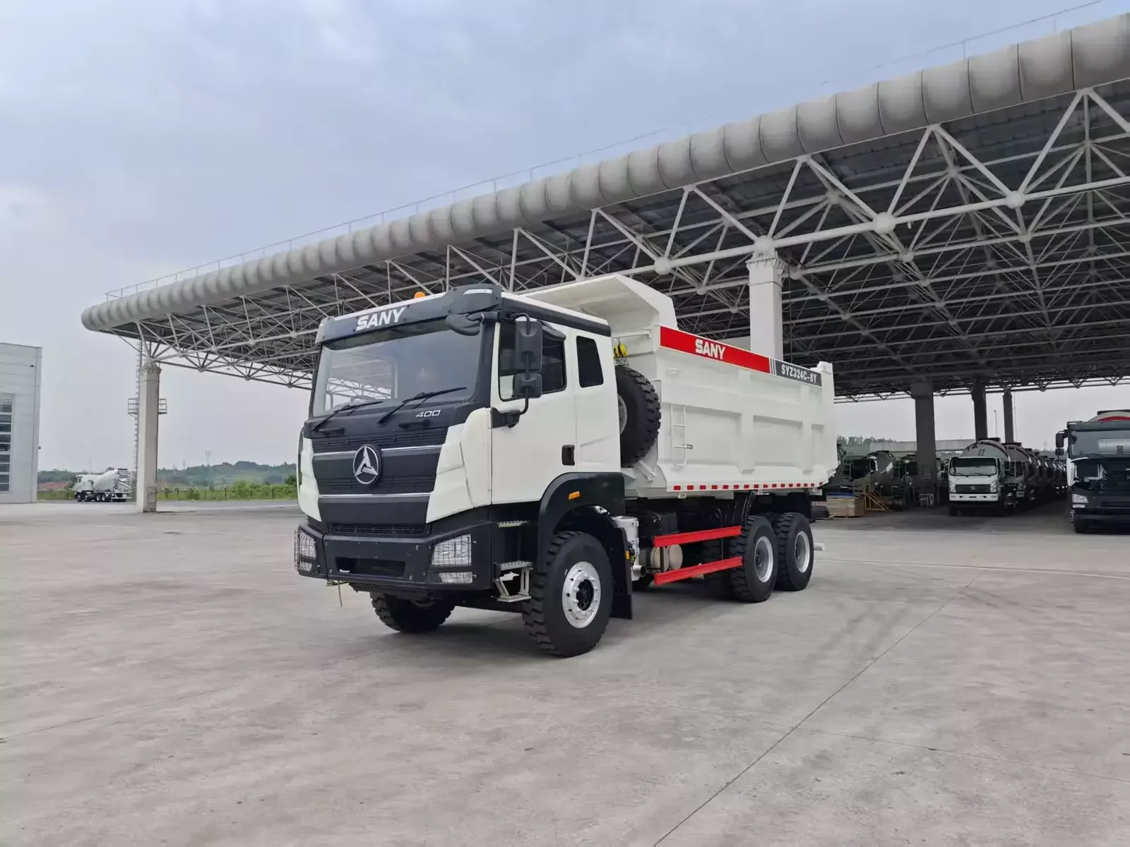 Camión de voltéo Sany para construcción y minería — HeavyPro