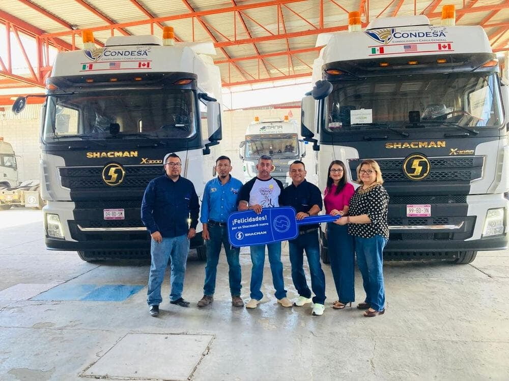 Entrega de tractocamiones SHACMAN X3000 a Condesa